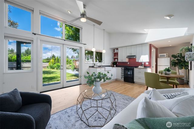 3033 NE 92nd Street, Seattle, WA 98115