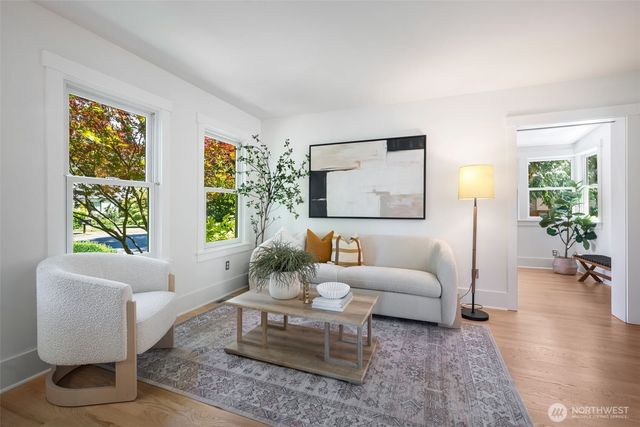 3033 NE 92nd Street, Seattle, WA 98115