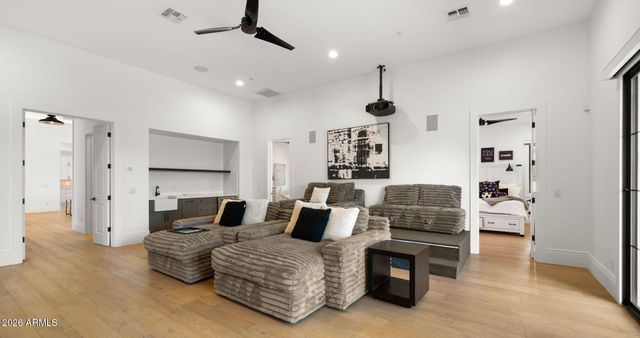 11221 N 75TH Street, Scottsdale, AZ 85260