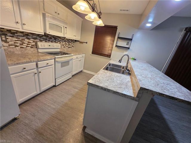 283 Ferdinand CIR, Virginia Beach, VA 23462