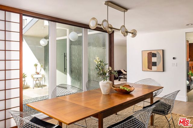 6646 S Bedford Avenue, Los Angeles, CA 90056