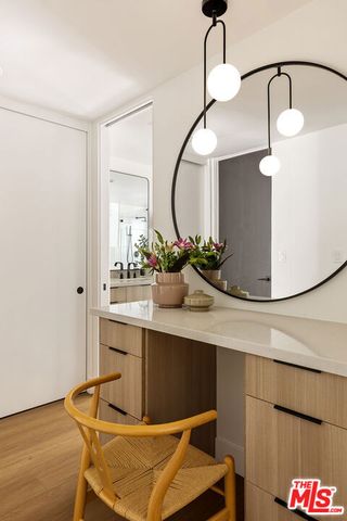 6646 S Bedford Avenue, Los Angeles, CA 90056