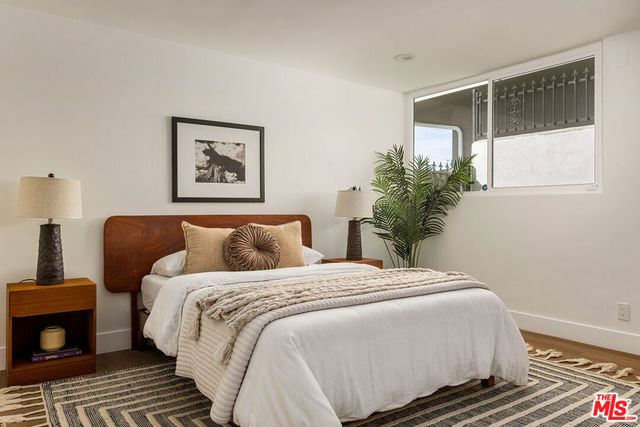 6646 S Bedford Avenue, Los Angeles, CA 90056