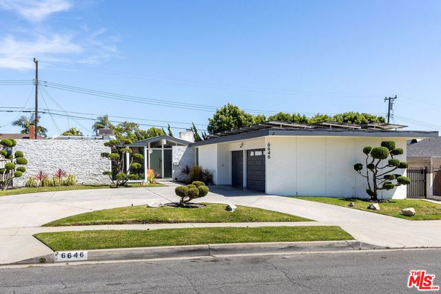 6646 S Bedford Avenue, Los Angeles, CA 90056
