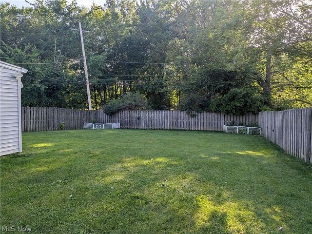 1140 Iroquois Avenue, Mayfield Heights, OH 44124