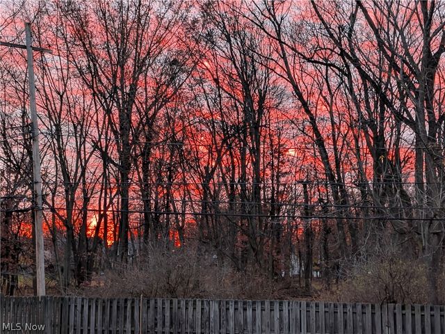 1140 Iroquois Avenue, Mayfield Heights, OH 44124