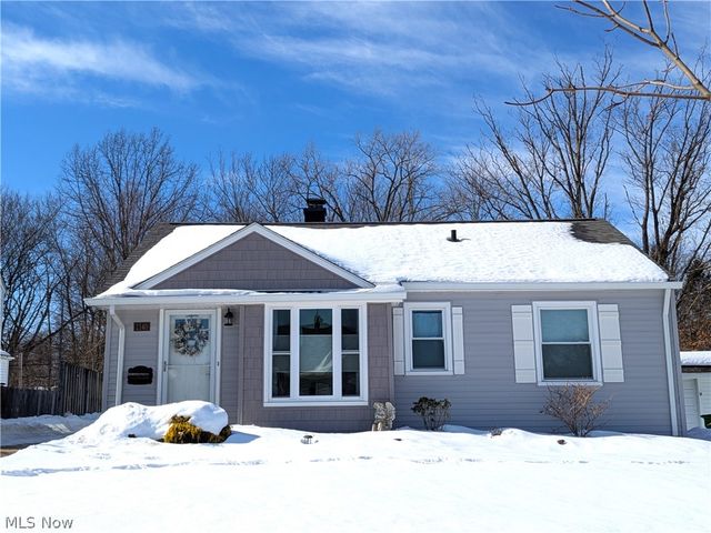 1140 Iroquois Avenue, Mayfield Heights, OH 44124