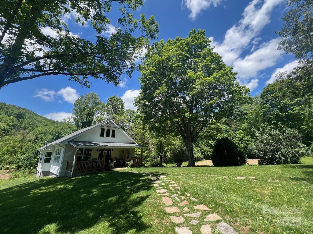 83 Kimberly Lane, Newland, NC 28657