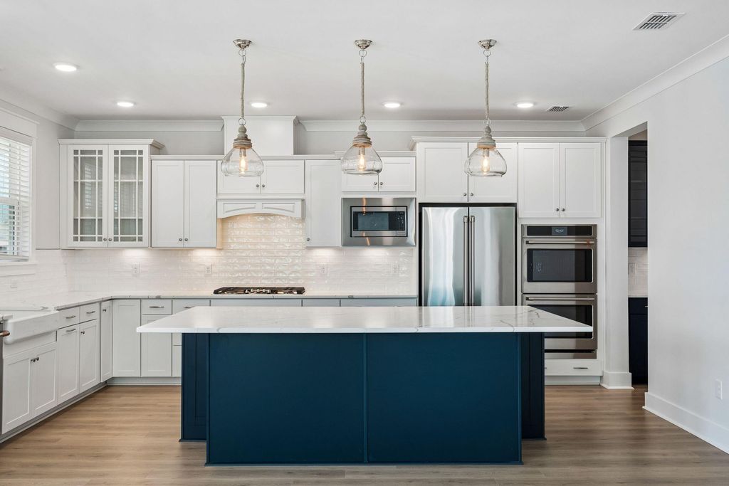 Image 13 of property listing at 1675 Cultivation Lane, Mount Pleasant, SC 29466