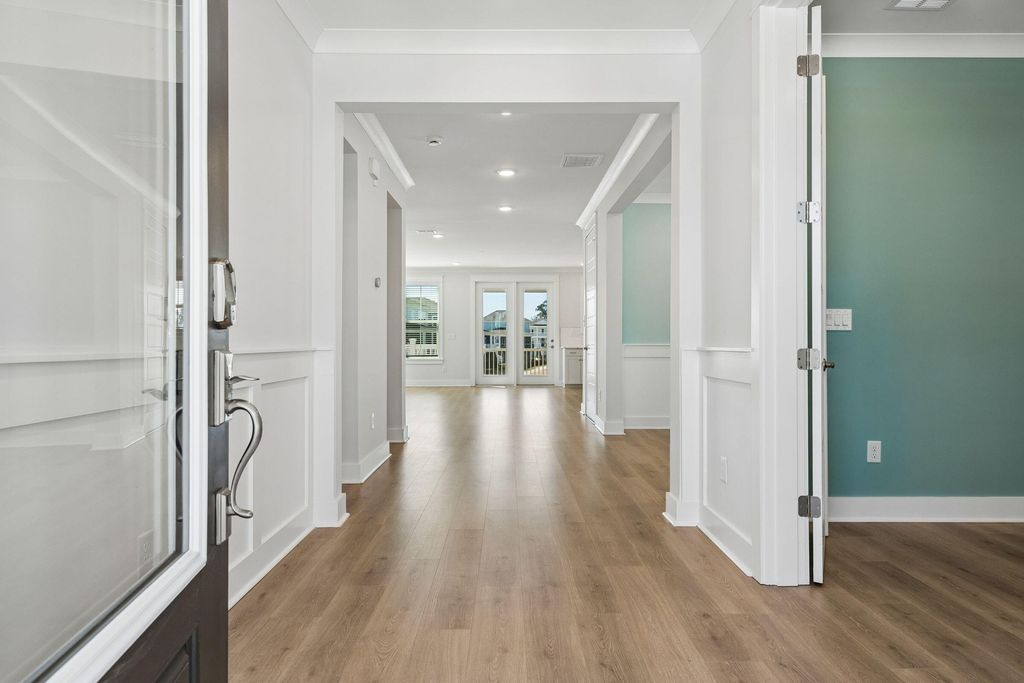 Image 5 of property listing at 1675 Cultivation Lane, Mount Pleasant, SC 29466