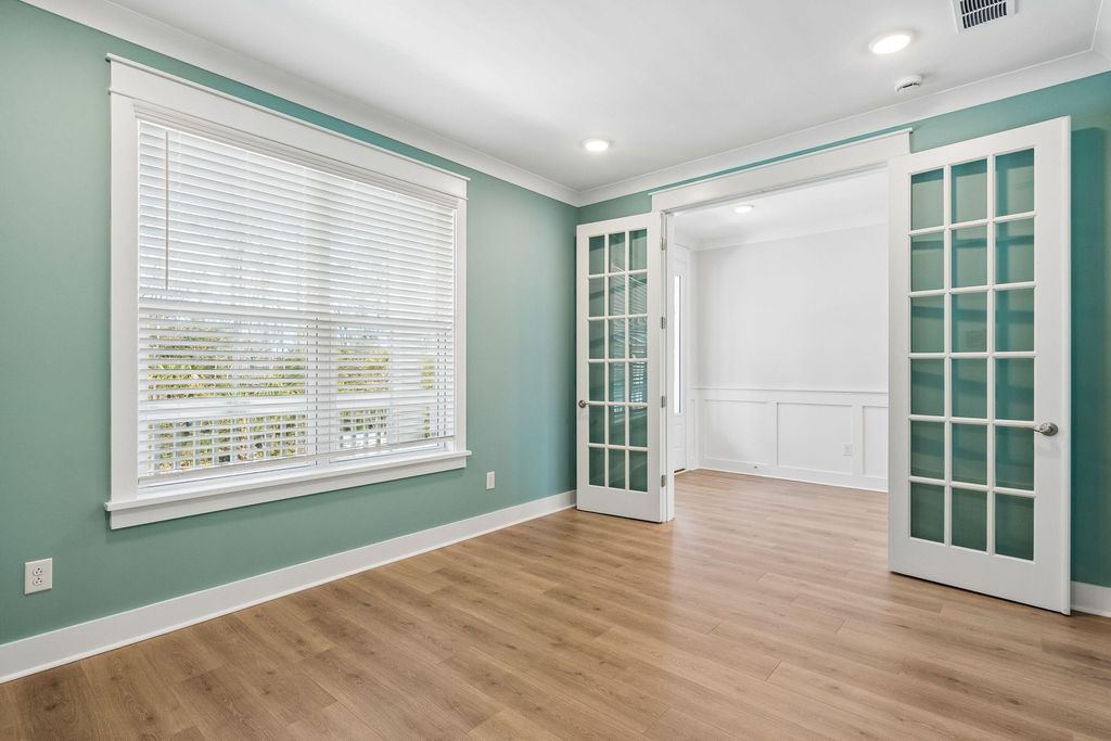 Image 7 of property listing at 1675 Cultivation Lane, Mount Pleasant, SC 29466