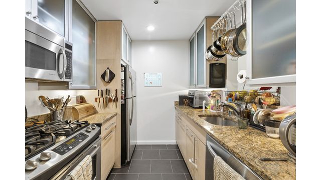 2279 3rd Ave Apt 3A, New York City, NY 10035