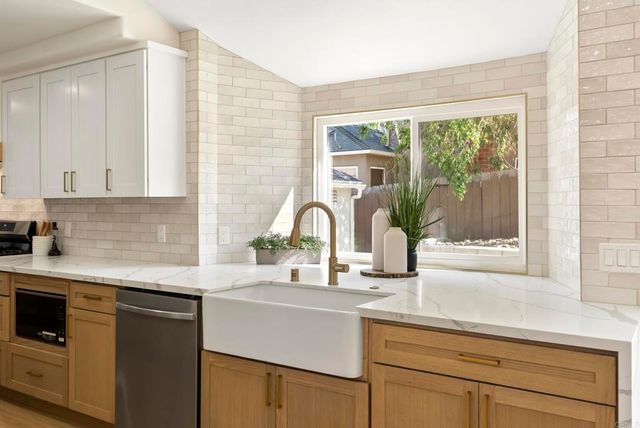 5170 Randlett Drive, La Mesa, CA 91942