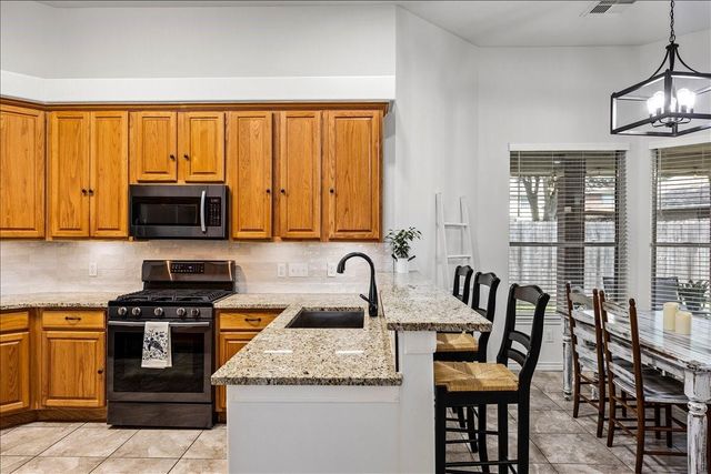 1306 Golden Sun Court, Pasadena, TX 77586
