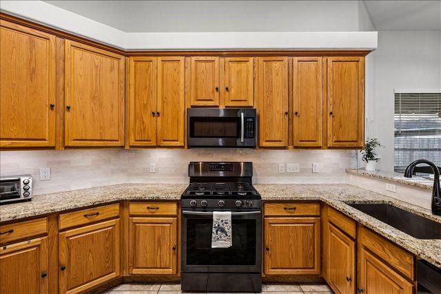 1306 Golden Sun Court, Pasadena, TX 77586