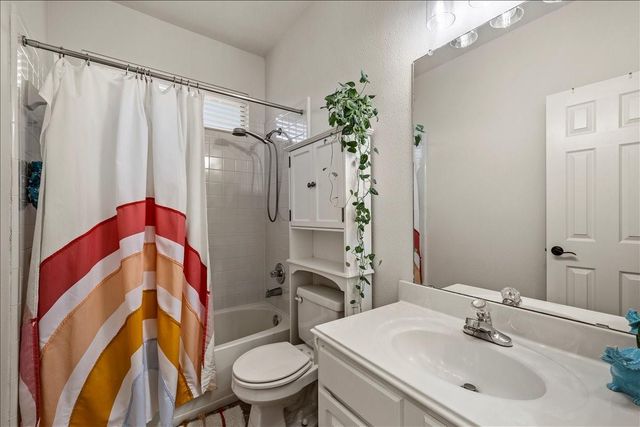 1306 Golden Sun Court, Pasadena, TX 77586