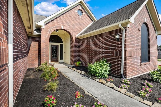 1306 Golden Sun Court, Pasadena, TX 77586