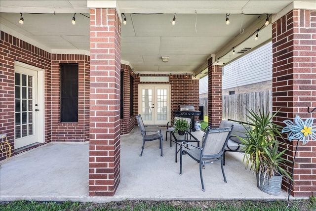 1306 Golden Sun Court, Pasadena, TX 77586