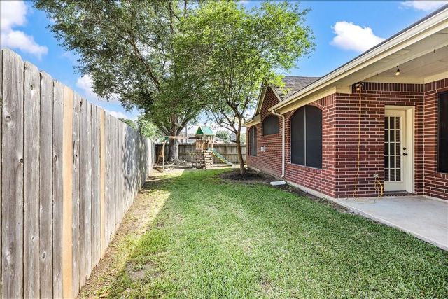 1306 Golden Sun Court, Pasadena, TX 77586