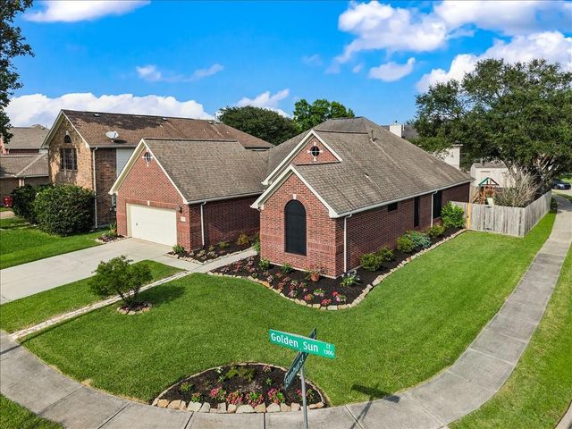 1306 Golden Sun Court, Pasadena, TX 77586