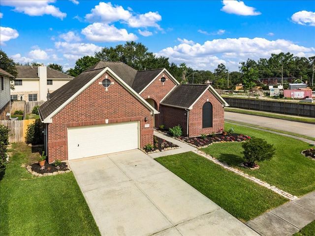 1306 Golden Sun Court, Pasadena, TX 77586