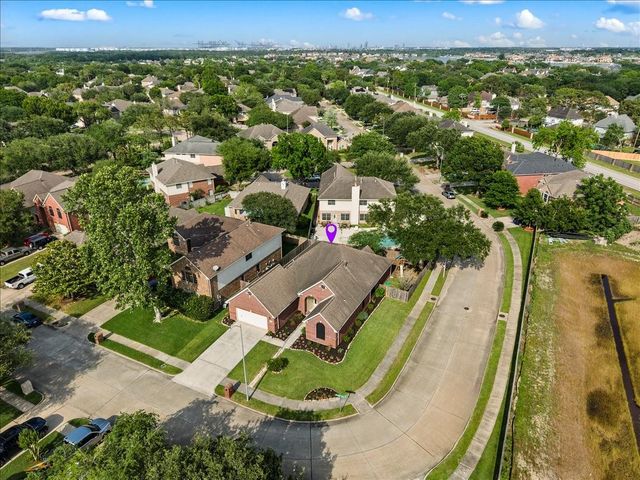 1306 Golden Sun Court, Pasadena, TX 77586
