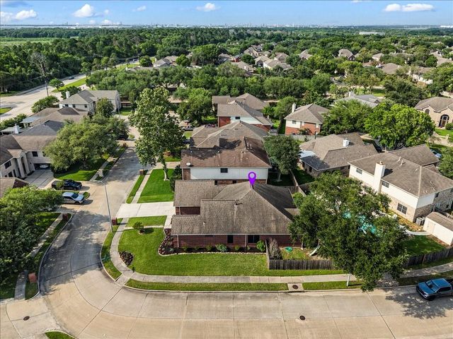 1306 Golden Sun Court, Pasadena, TX 77586