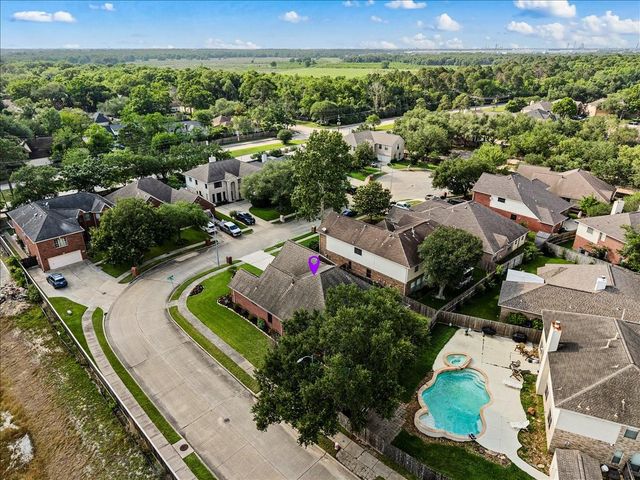 1306 Golden Sun Court, Pasadena, TX 77586