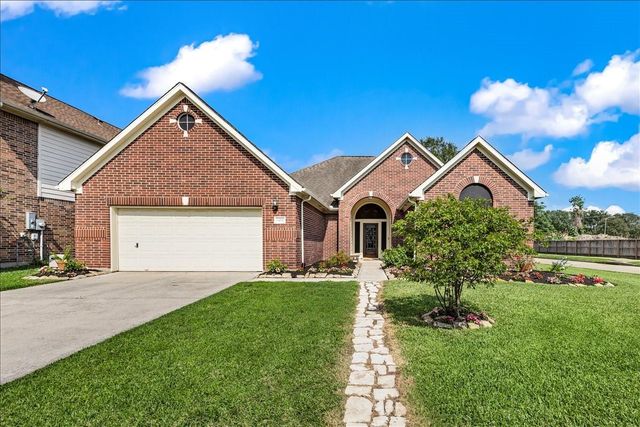 1306 Golden Sun Court, Pasadena, TX 77586