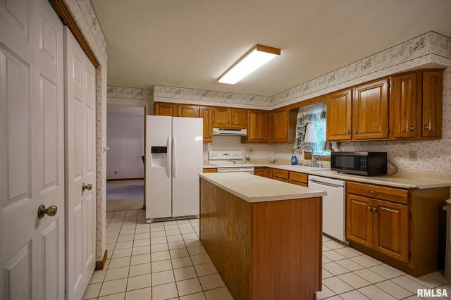 6211 N TEAL WOOD Circle, Peoria, IL 61615