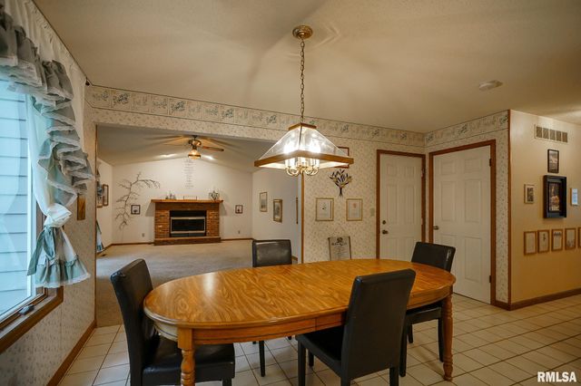 6211 N TEAL WOOD Circle, Peoria, IL 61615
