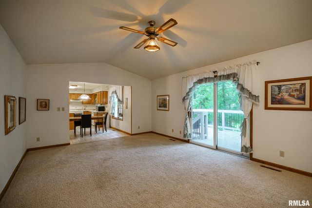 6211 N TEAL WOOD Circle, Peoria, IL 61615