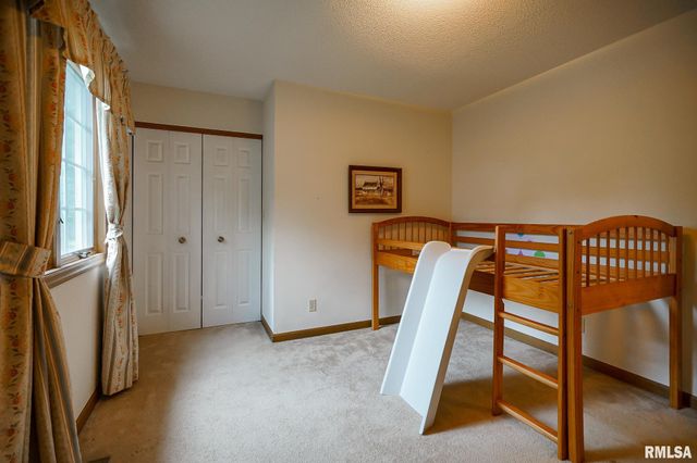 6211 N TEAL WOOD Circle, Peoria, IL 61615