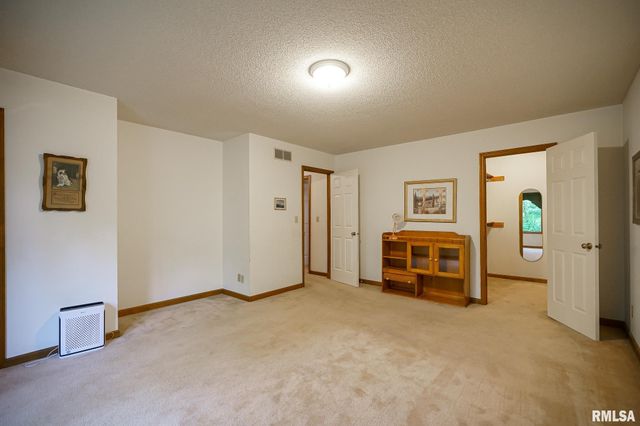 6211 N TEAL WOOD Circle, Peoria, IL 61615