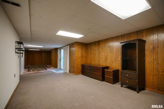 6211 N TEAL WOOD Circle, Peoria, IL 61615