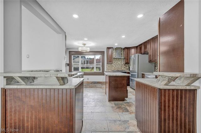 28610 Lynhaven Drive, North Olmsted, OH 44070