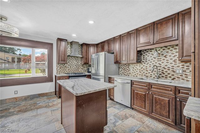 28610 Lynhaven Drive, North Olmsted, OH 44070