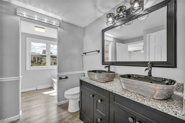 28610 Lynhaven Drive, North Olmsted, OH 44070