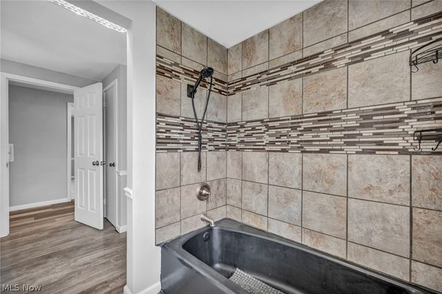 28610 Lynhaven Drive, North Olmsted, OH 44070
