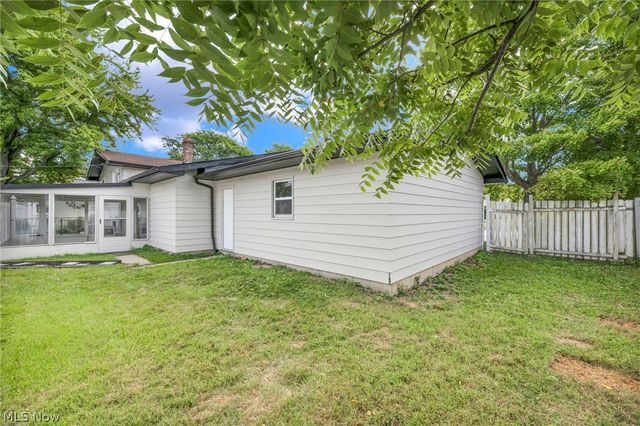 28610 Lynhaven Drive, North Olmsted, OH 44070