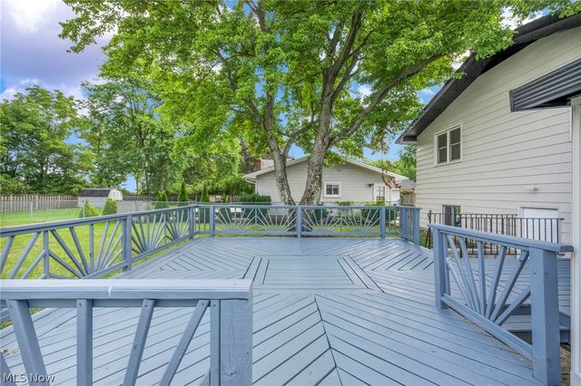 28610 Lynhaven Drive, North Olmsted, OH 44070