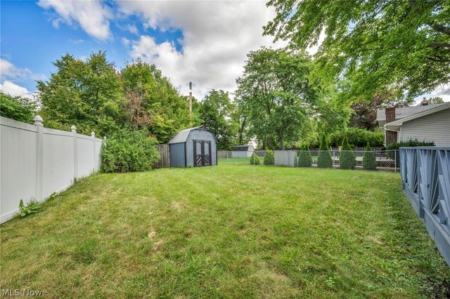 28610 Lynhaven Drive, North Olmsted, OH 44070