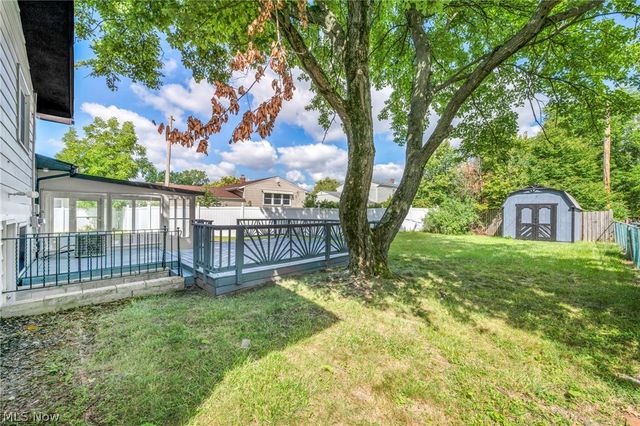 28610 Lynhaven Drive, North Olmsted, OH 44070