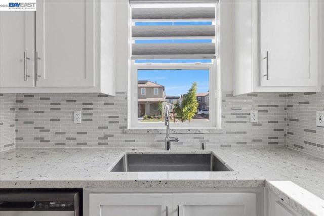 2134 Daimler St, Lathrop, CA 95330