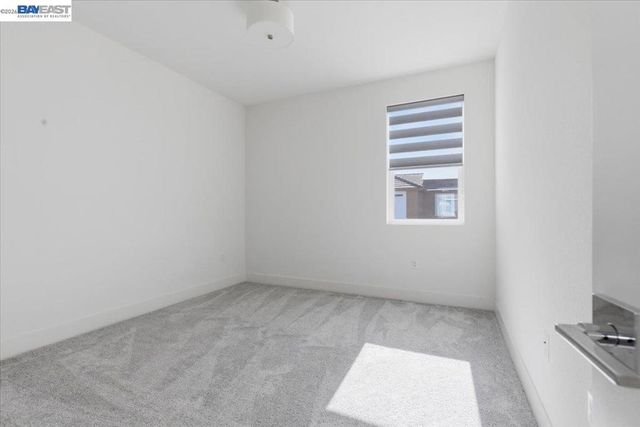 2134 Daimler St, Lathrop, CA 95330