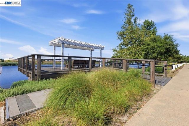 2134 Daimler St, Lathrop, CA 95330