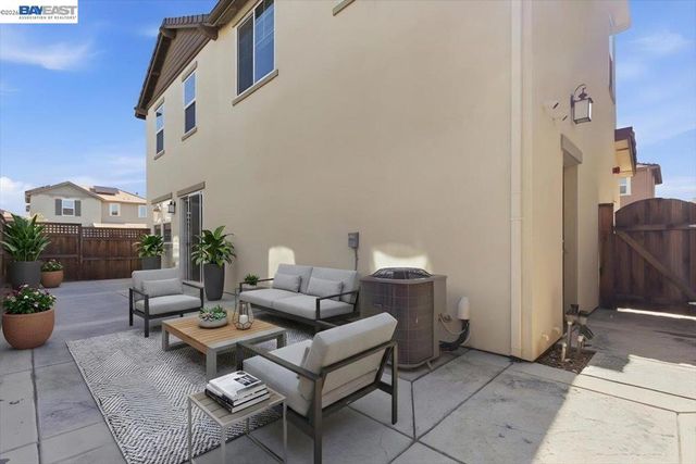 2134 Daimler St, Lathrop, CA 95330
