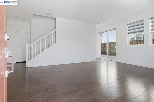 2134 Daimler St, Lathrop, CA 95330