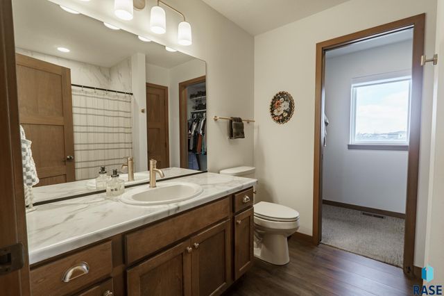 252 Lydia Ct Court, Harrisburg, SD 57032