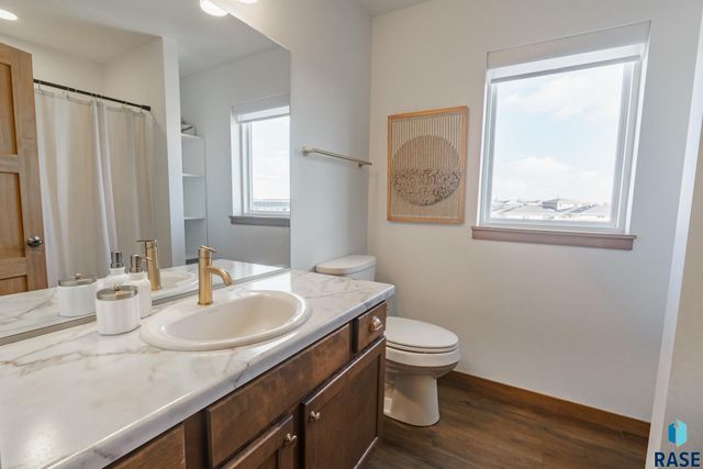 252 Lydia Ct Court, Harrisburg, SD 57032